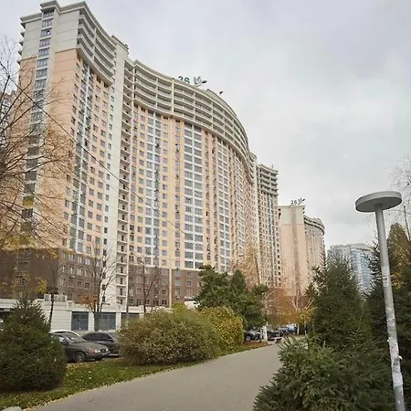 Apartment з терасою в аркадії, жк 36 перлина, є укриття